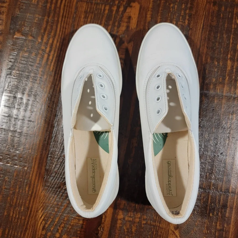 GrassHoppers Townsend Twill White Leather Sneaker Sz. 8 Medium Women's